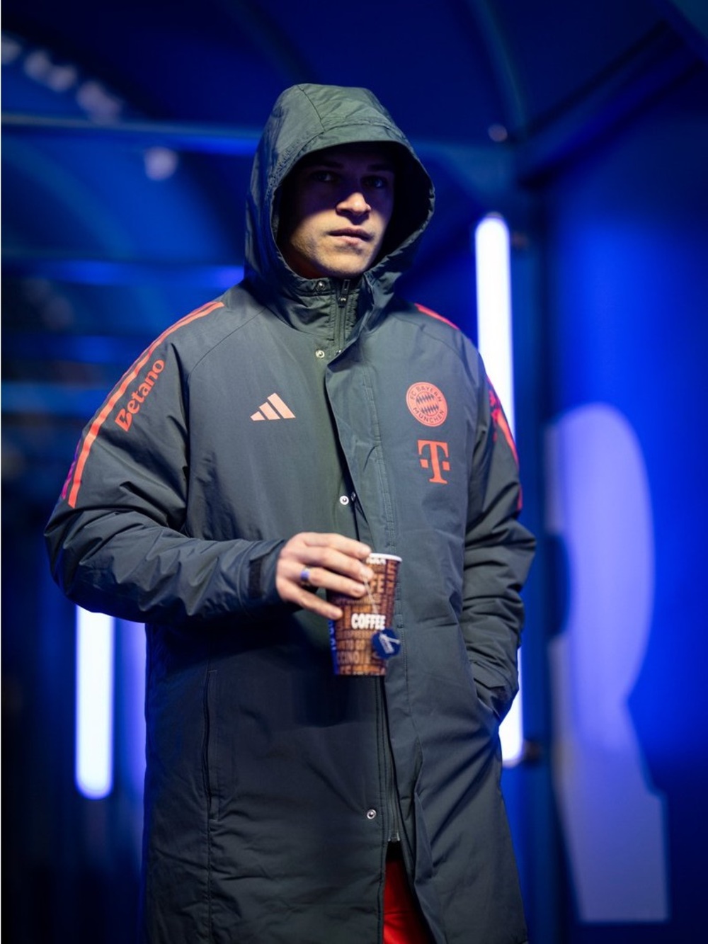 FC Bayern München 2019/20 Adidas Padded Bench Coat Navy HF Initials Size M